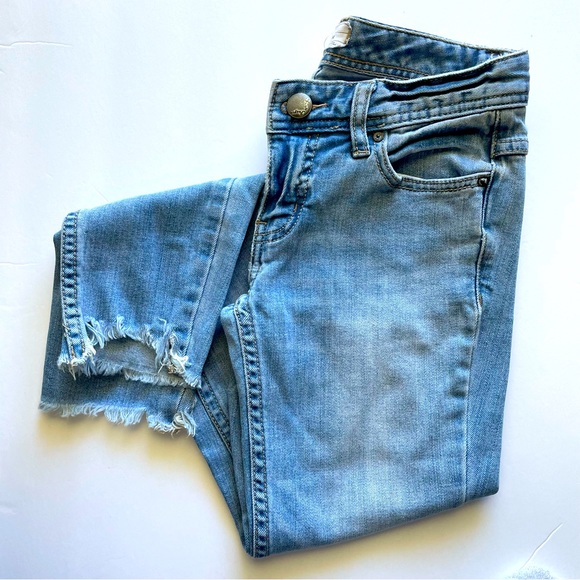 Free People Size 24 Jeans Low Waist Light Wash Frayed Hem - Picture 2 of 11